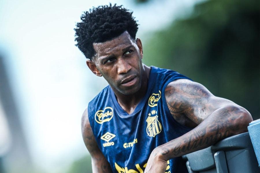 Gil elogia preparação e destaca força do elenco santista para encarar o Brasileirão