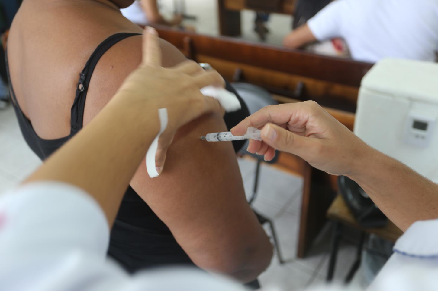 Multivacinação: Guarujá realiza mutirão para atualização da carteirinha neste sábado (15)