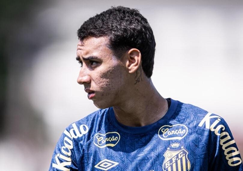 Caçula do time, Gabriel Bontempo comemora boa fase no Santos