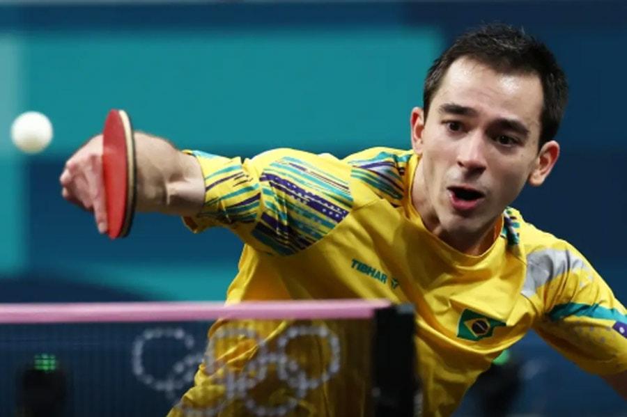 Calderano faz história, vence chinês e é campeão da Copa do Mundo de Tênis de Mesa.