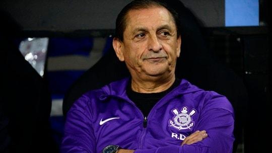 Corinthians demite Ramón Díaz