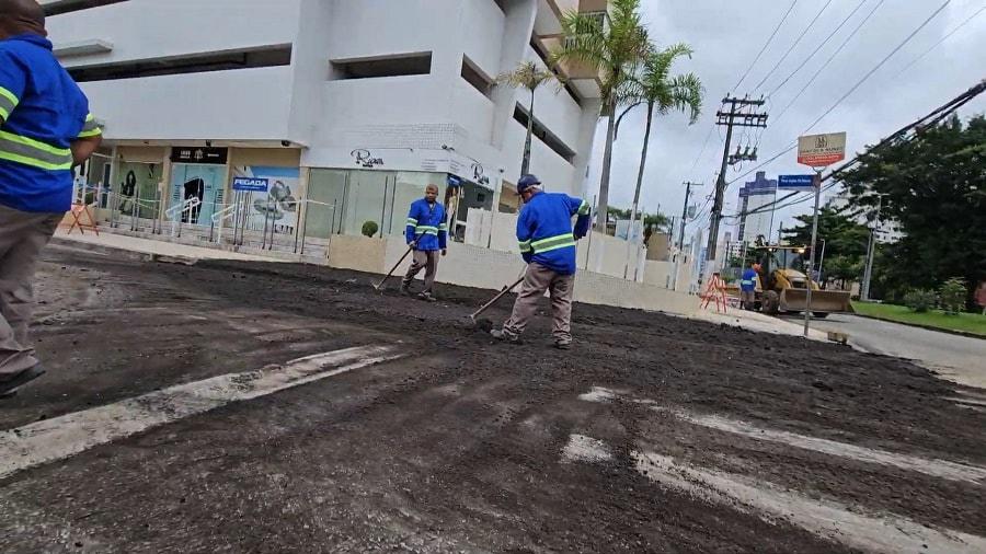 Cratera que se abriu em São Vicente durante temporal é fechada após 9 dias