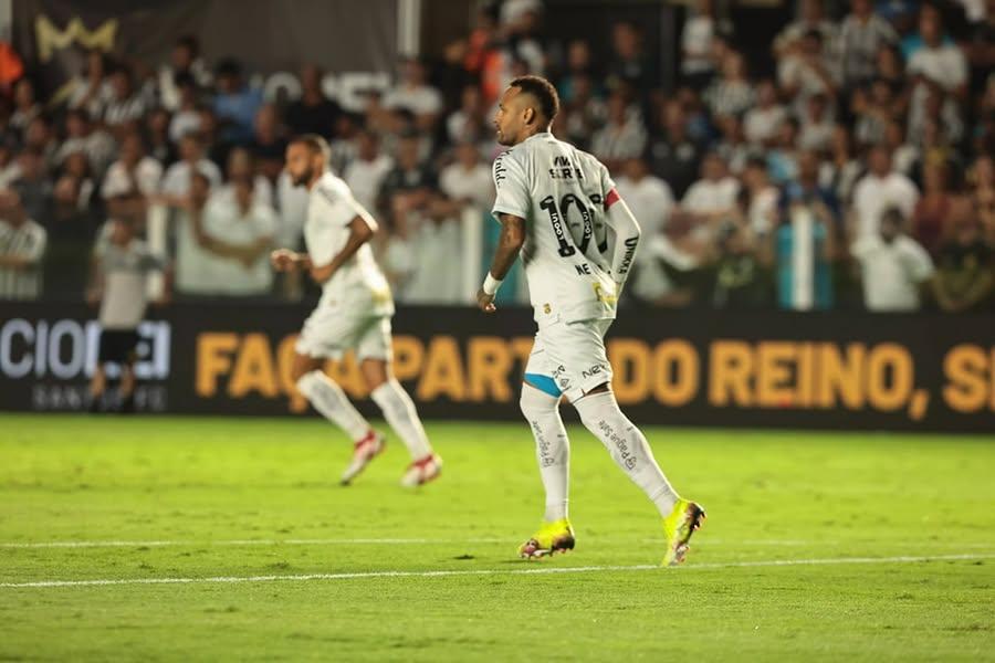 Exames apontam nova lesão na coxa de Neymar