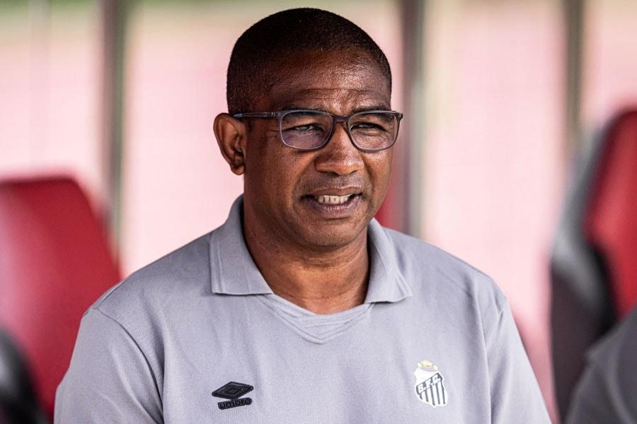 Sampaio lamenta desatenção no primeiro tempo do clássico: 