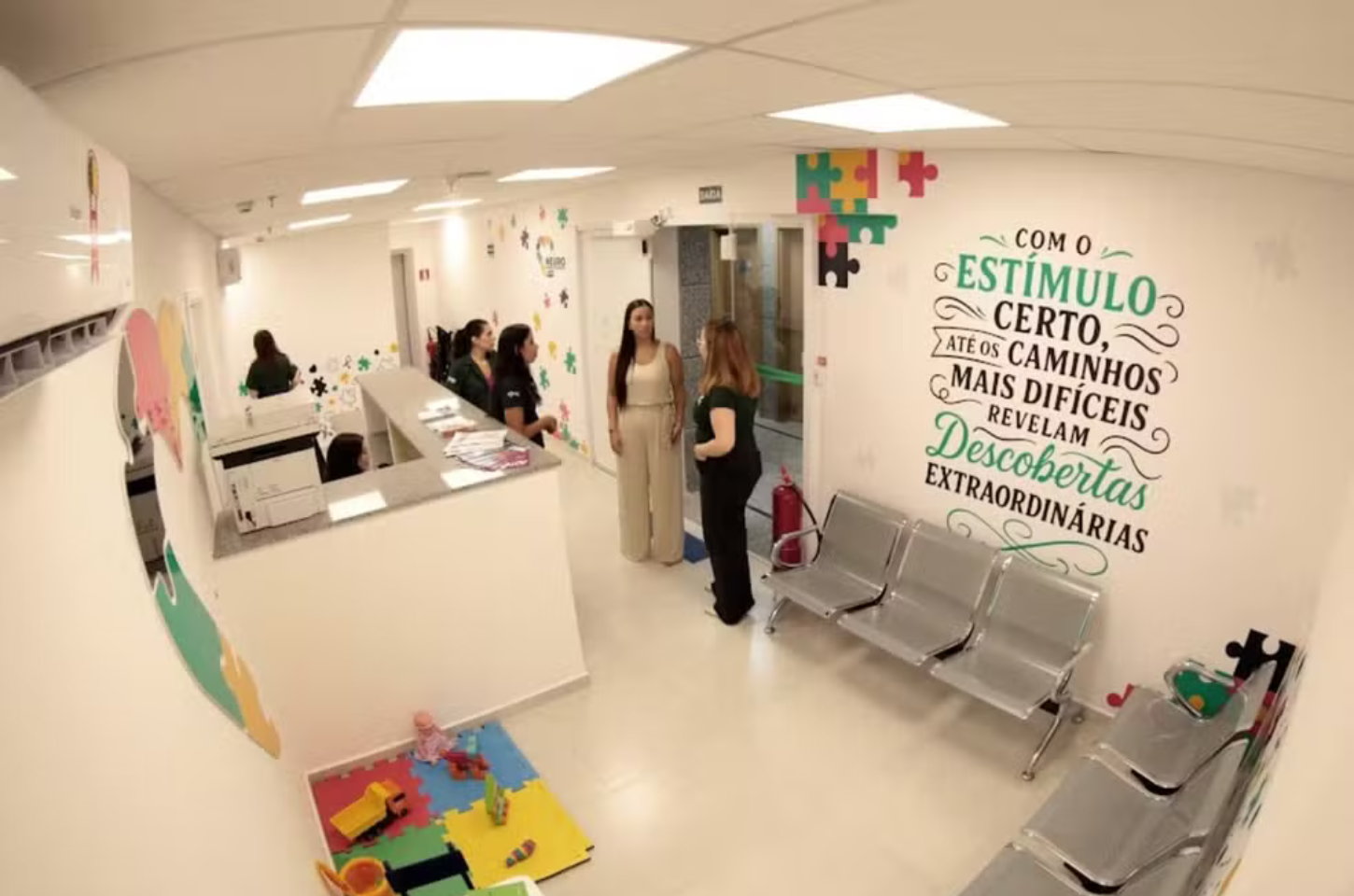 Santos, SP, inaugura clínica para pacientes com autismo