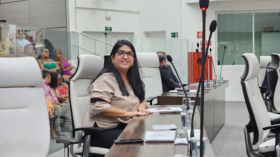 Vereadora Adriana Machado propõe criação do Passe Livre Saúde em Guarujá