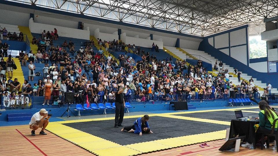 Circuito Dragon Jiu Jitsu Open reúne mais de 700 pessoas em Guarujá