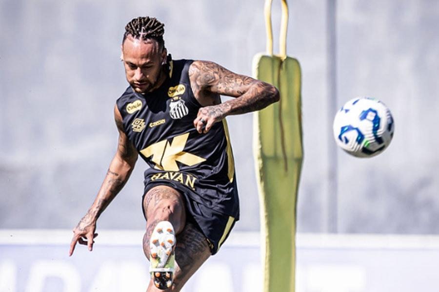 Com Neymar na reserva, Cleber esboça Santos para jogo decisivo da Copa do Brasil