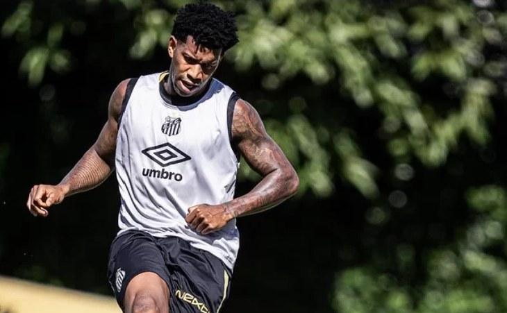 Com problemas familiares, Gil é liberado de treino do Santos