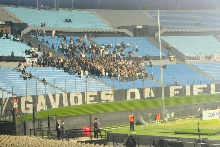 Corinthians respira, mas leva enquadro a 2 mil km de casa antes de clássico