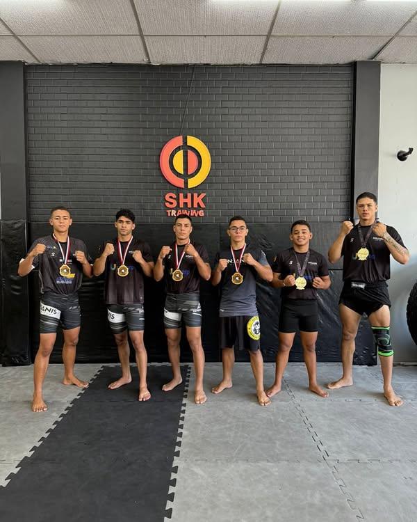 Equipe de luta de Guarujá vence torneios de MMA e Kickboxing