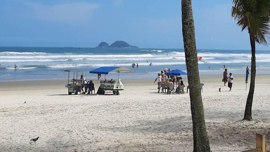 Guarujá oferece curso aos ambulantes das praias de Pitangueiras e Guaiúba