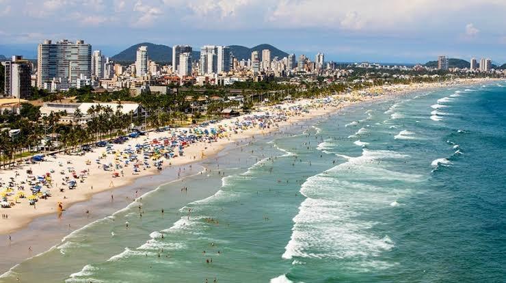 Guarujá oferece curso aos ambulantes das praias em iniciativa pioneira, a partir de junho