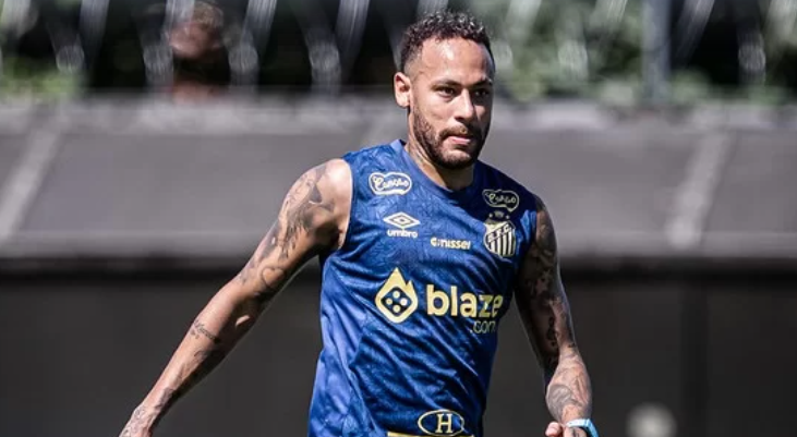 Neymar tem uma nova rotina no centro de treinamento do Santos