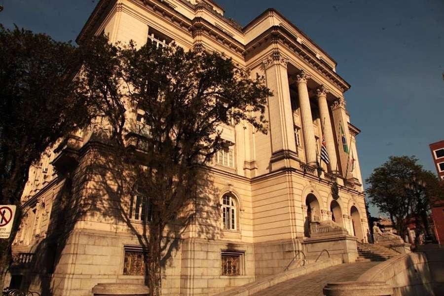 Santos abre concurso público público para professores com 41 vagas