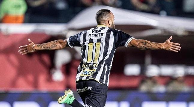 Santos bate Vitória com Neymar em campo e gol de Guilherme após 3 meses