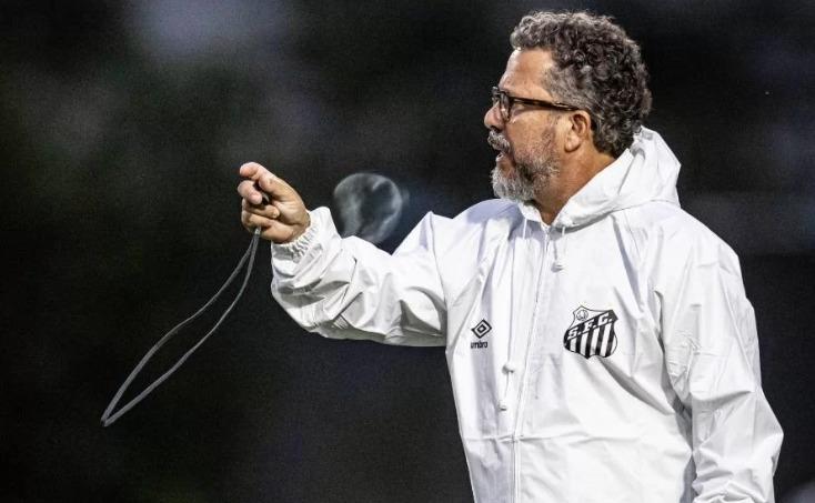 Santos pode usar moedas de troca para reforçar elenco