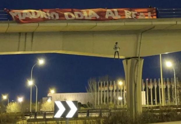 Vini Jr diz que temeu pela vida após ver boneco enforcado na Espanha