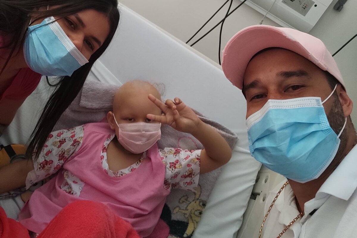 Casal perdeu empregos por se dedicar a tratamento de câncer da filha
