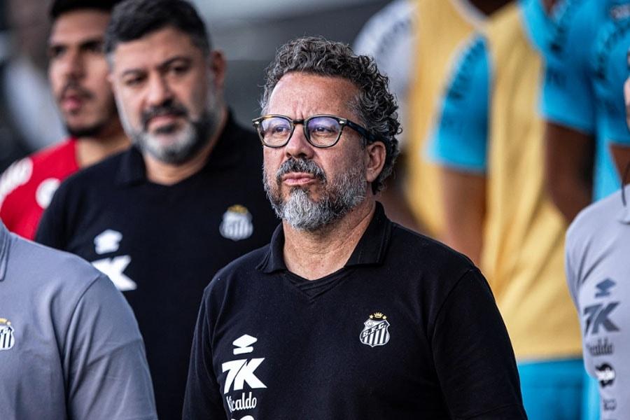 Cleber Xavier admite que expulsão de Neymar atrapalhou e lamenta derrota: 