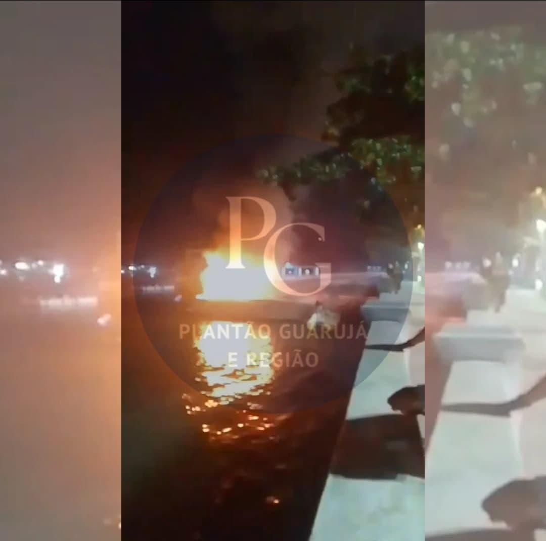 Embarcação pega fogo em Santos