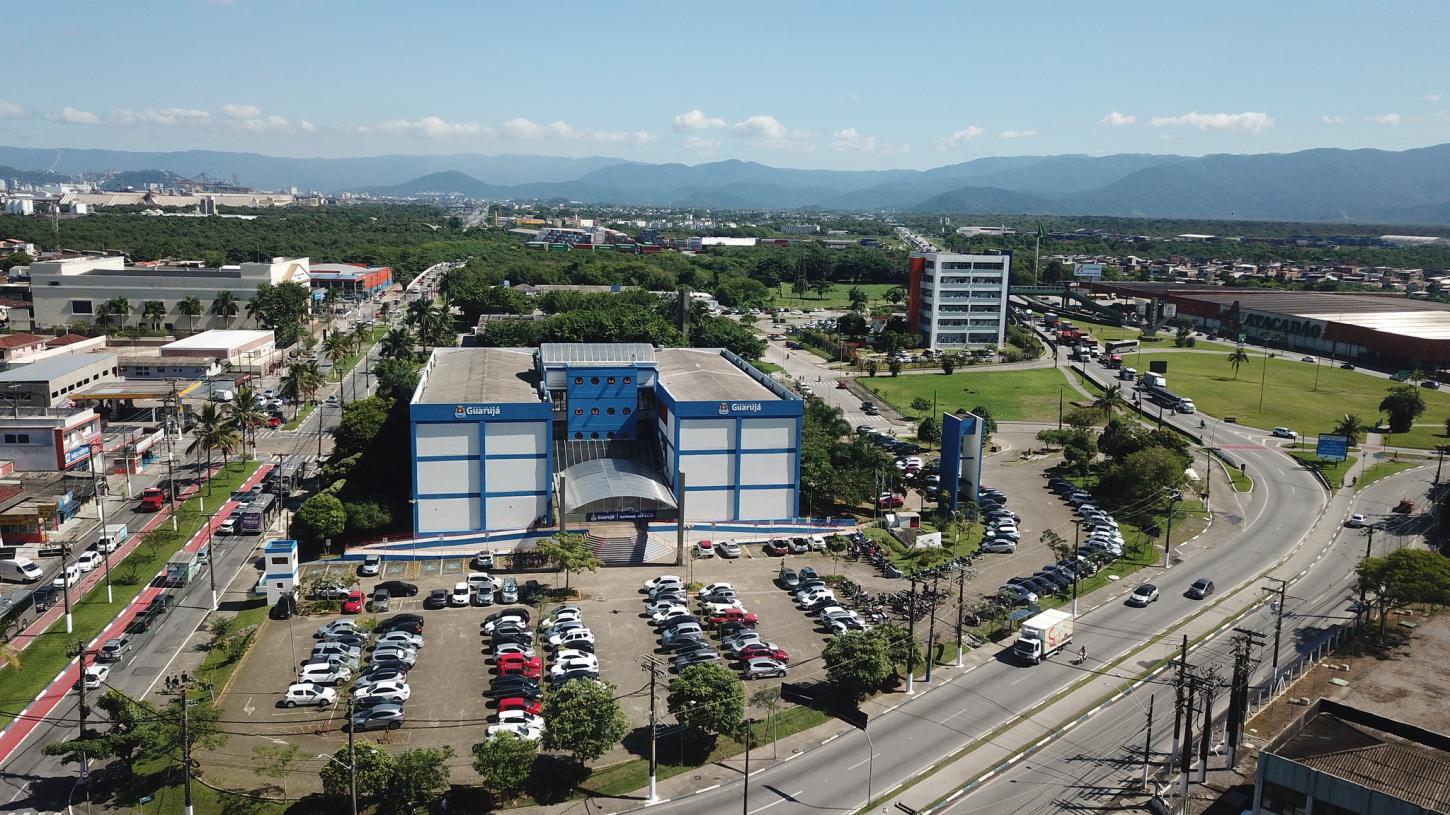 Guarujá paga primeira parcela do 13º salário nesta quarta-feira (18)
