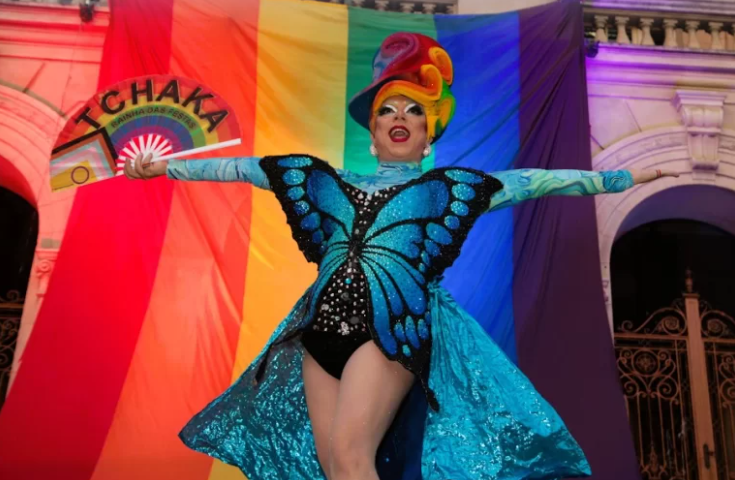Parada em Santos mobiliza milhares pelos direitos da comunidade LGBTQIAPN+