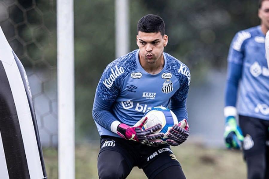 Santos tenta segurar Gabriel Brazão e admite negociação por João Paulo