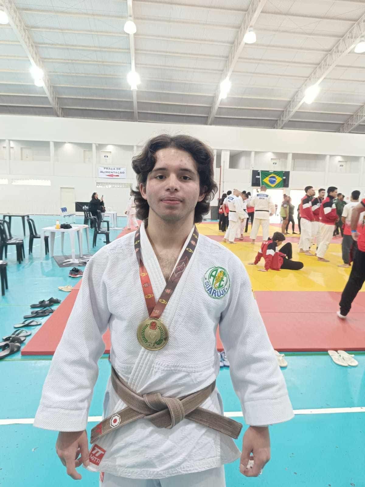 Guarujá é destaque no judô masculino e conquista medalha de ouro
