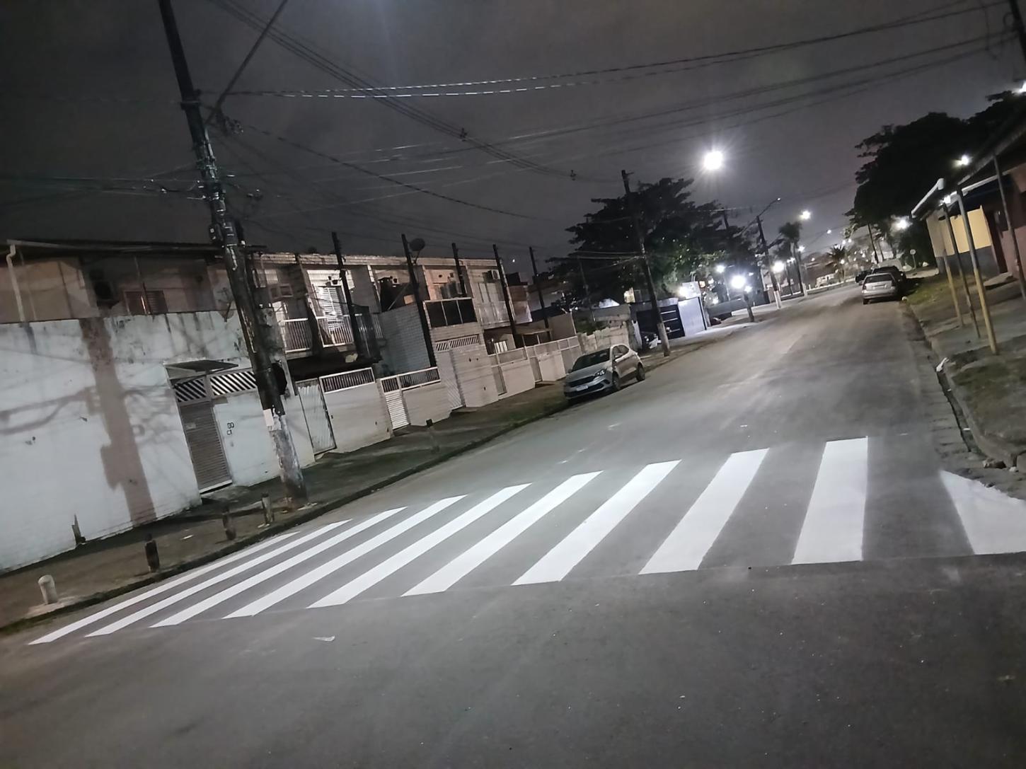 Guarujá inicia melhorias na sinalização de solo da Rua Júlio Pedro Pontes