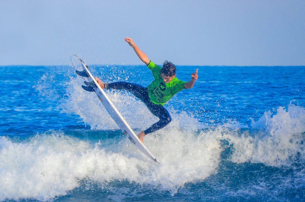 Guarujá recebe 1ª etapa do Circuito Guarujaense de Surf