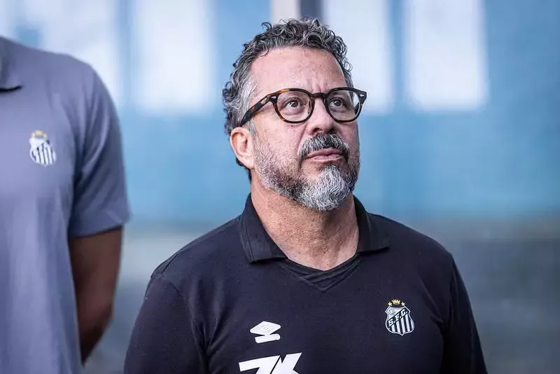 Santos tem todo o elenco à disposição e Cleber Xavier pode fazer testes; veja as novidades