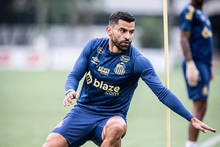 Tomás Rincón recebe sondagens, mas não se vê longe do Santos
