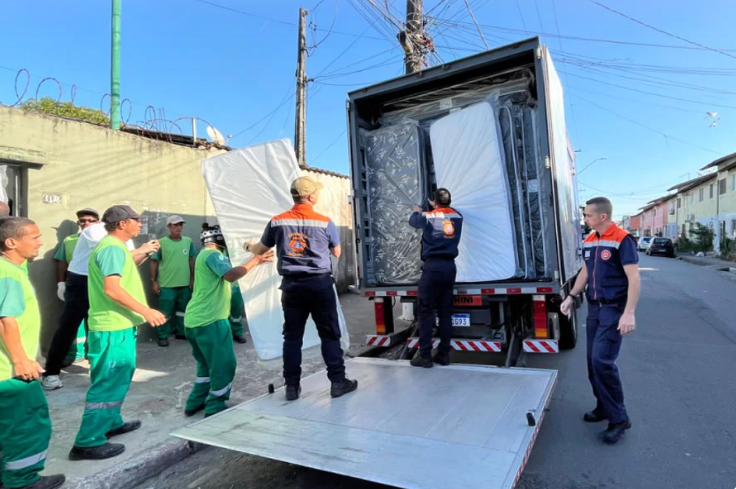 Governo de SP reforça ajuda humanitária para famílias afetadas por incêndio em Santos
