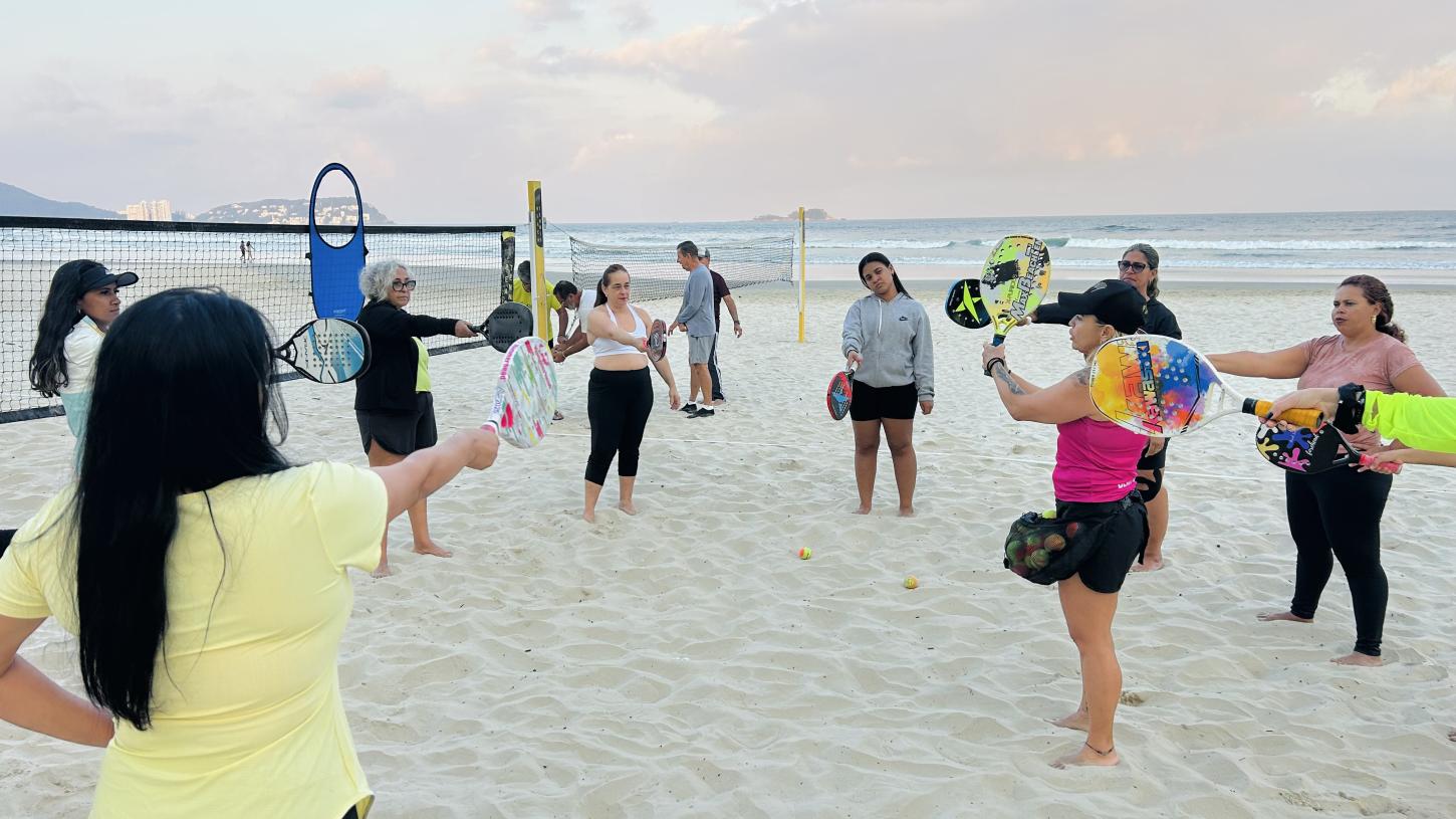 Guarujá terá aulas gratuitas de beach tennis a partir de 23 de agosto
