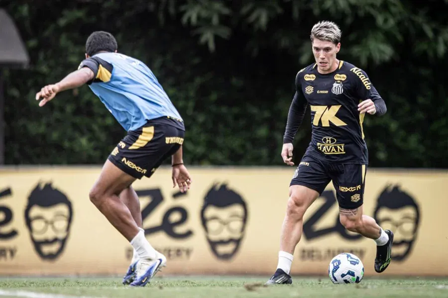 Rollheiser destaca 'intensidade' de Vojvoda e pede apoio da torcida contra o Flu na Vila