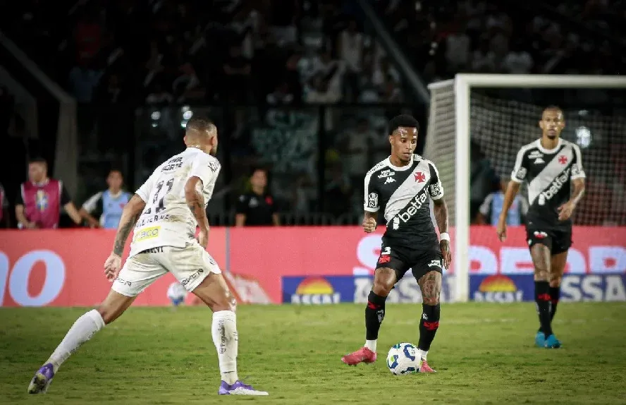Santos busca reação e Vasco tenta sair da crise em duelo deste domingo