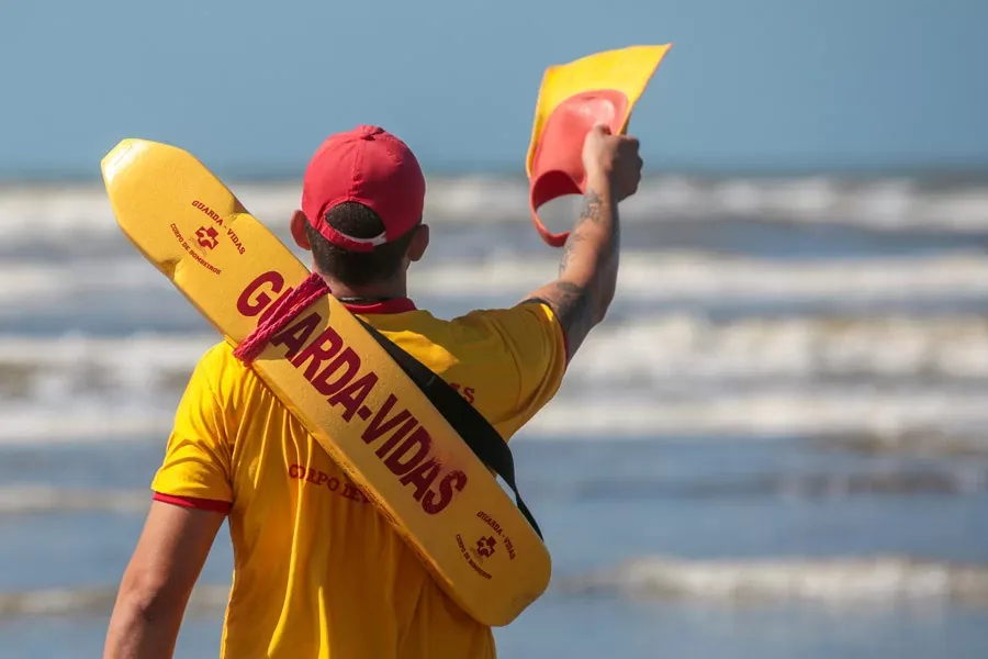 Praia Grande abre processo seletivo para contratação de auxiliar de guarda-vidas temporário