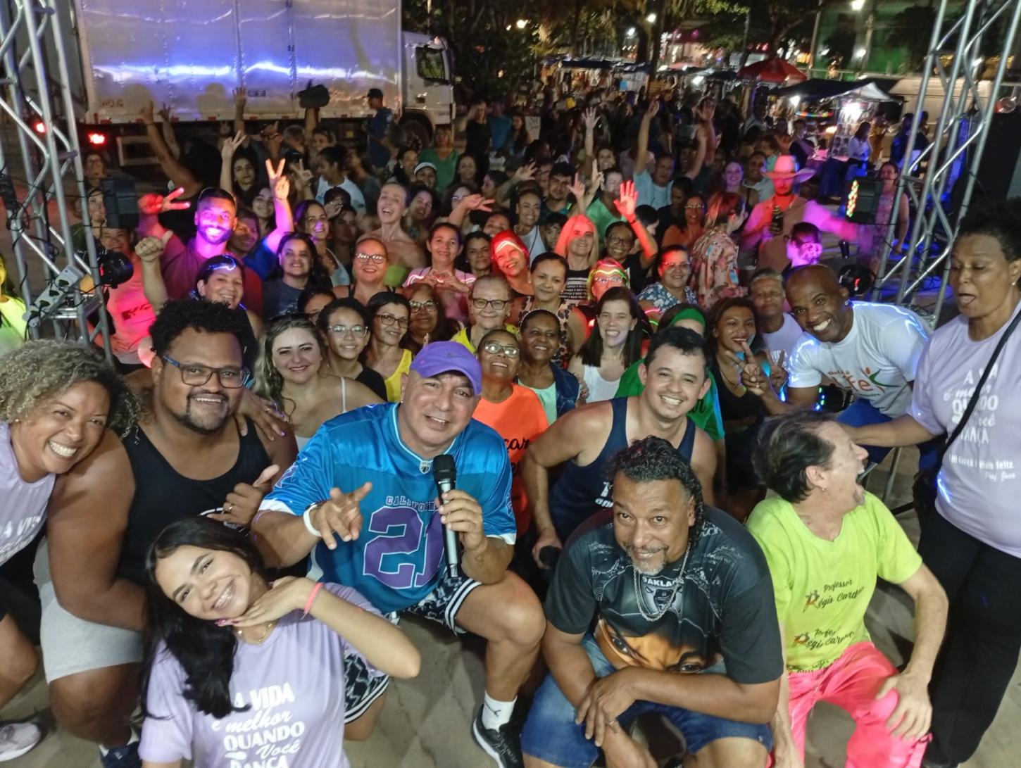“Dançando na Praça” é atração neste sábado (25) em Guarujá