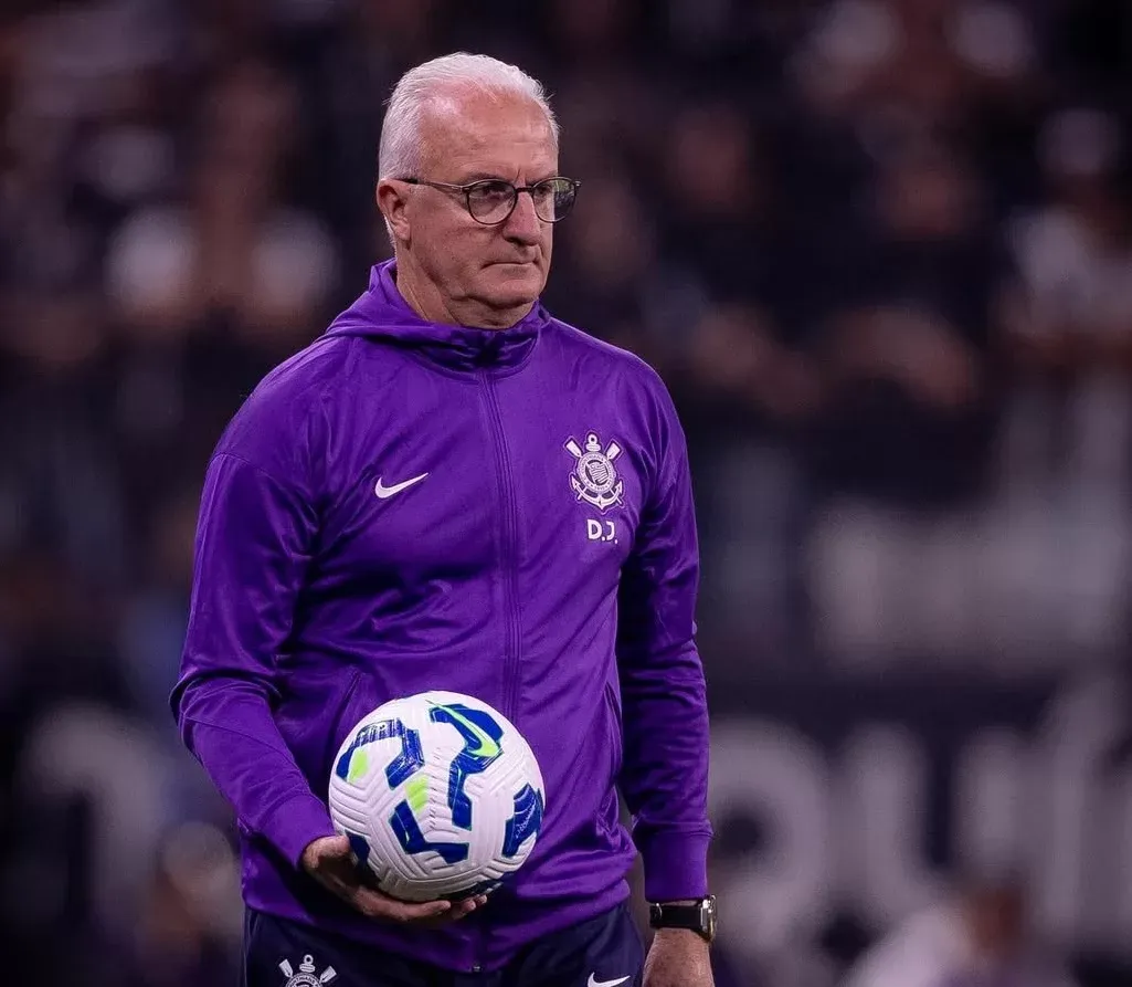 Dorival quebra cabeça para montar zaga, mas Itaquera é trunfo contra Galo