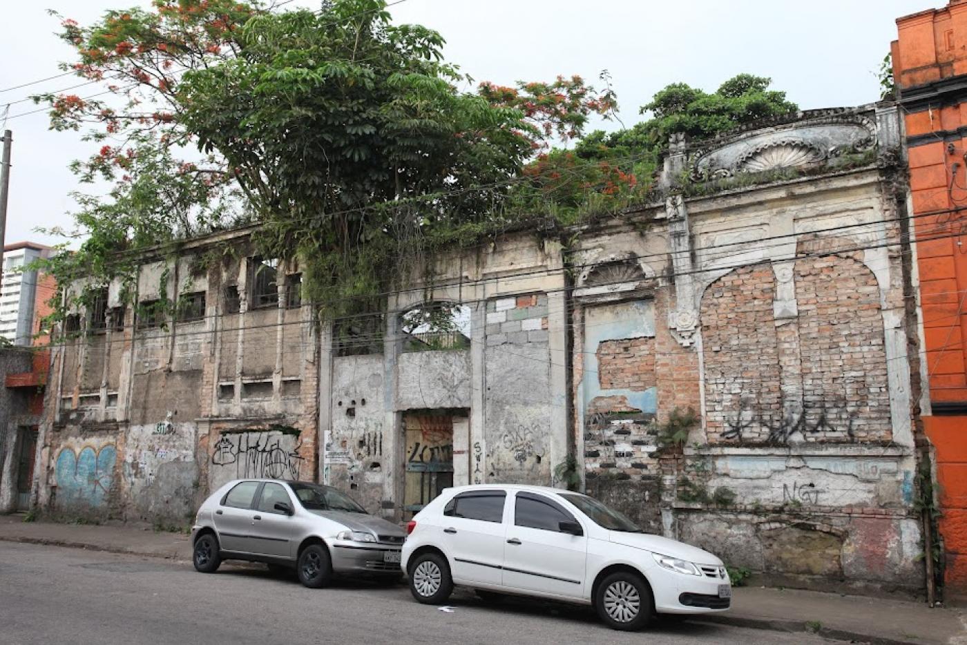Comerciantes do Centro de Santos temem aumento da criminalidade e cobram revitalização
