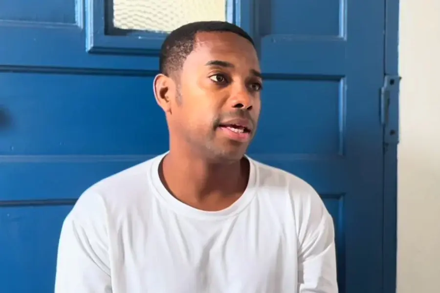 Justiça concede redução de pena a Robinho, condenado a 9 anos por estupro