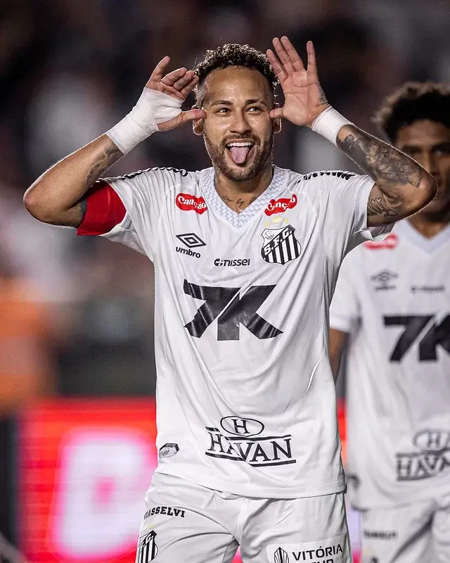 Neymar afirma que jogará mesmo lesionado