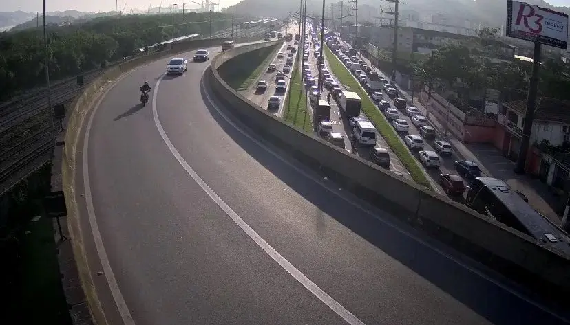 Obra Emergencial Da Sabesp Complica Trânsito Em Diversas Vias Da Entrada De Santos