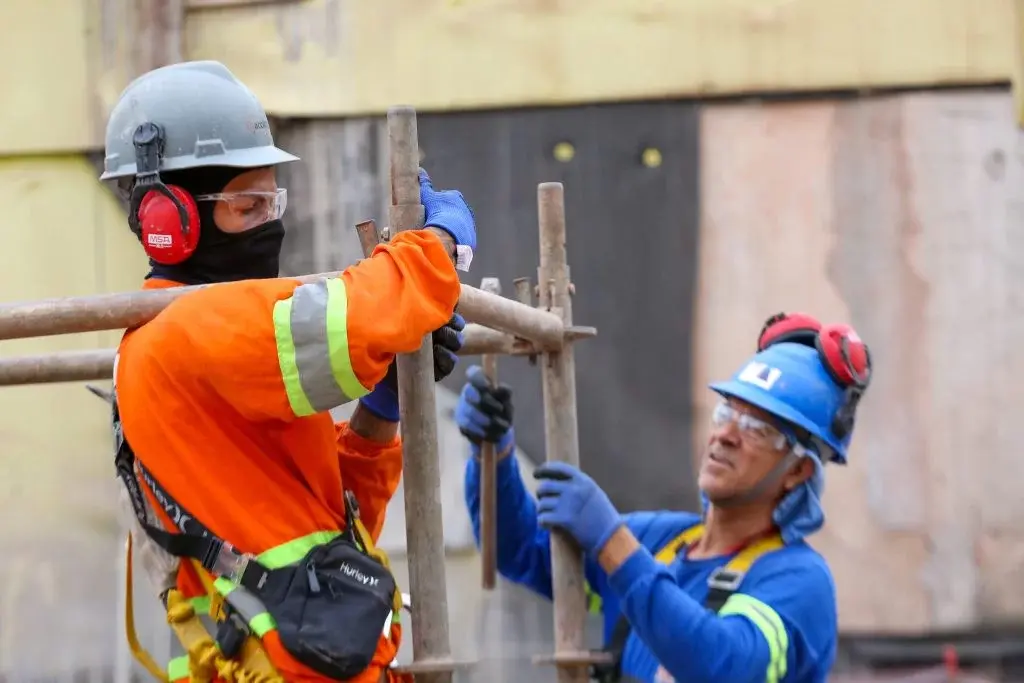 Santos perde posições, e Guarujá e SV saem do top-50 de cidades que mais geram empregos em SP
