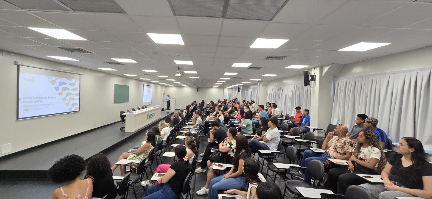 Estudantes do Programa Bolsa Estágio do Ensino Médio concluem estágio em Guarujá