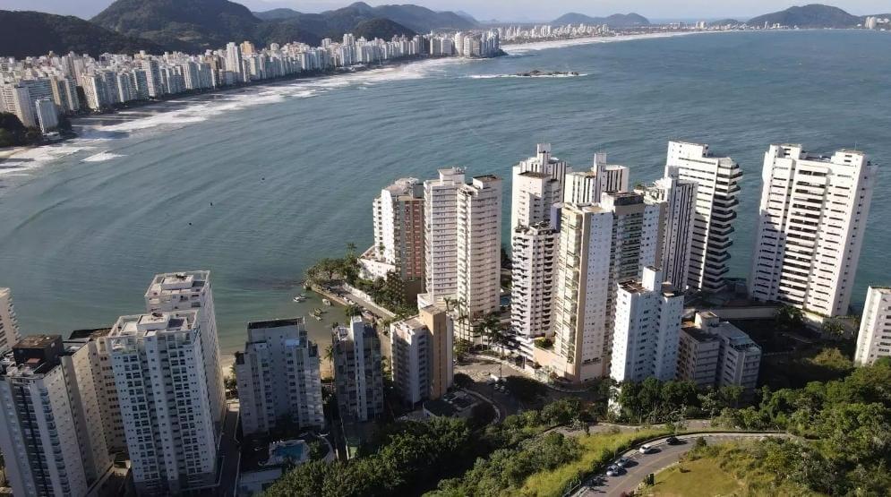 Guarujá, no litoral de São Paulo, vai cobrar taxa de até R$ 138 para entrada de carros, motos, ônibus e caminhões