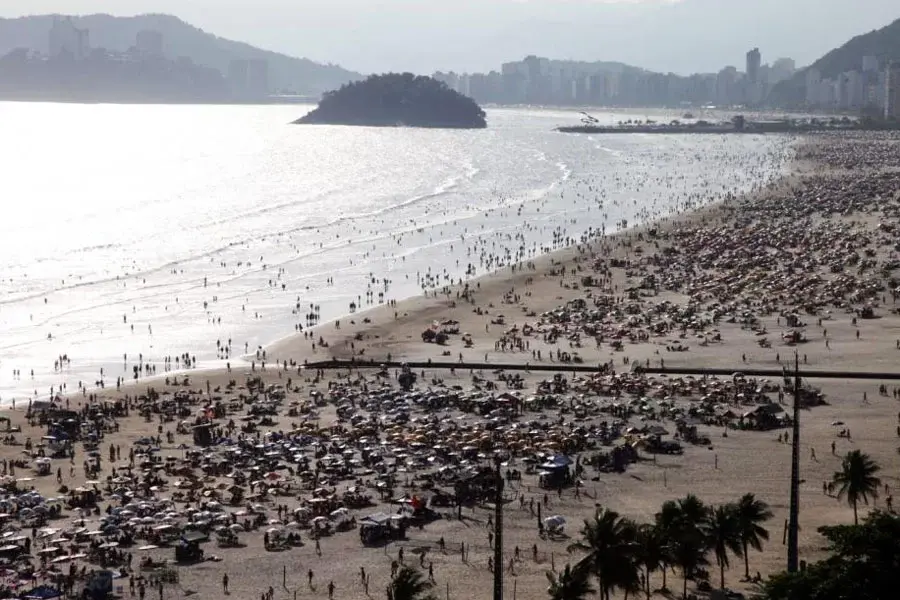 Mais de 3,5 milhões de turistas são esperados em Santos na temporada de verão