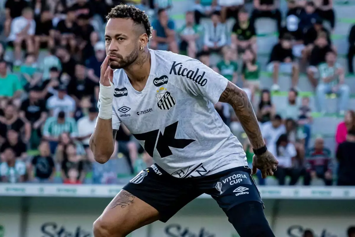 Santos quer fechar renovação de Neymar até quarta-feira; entenda