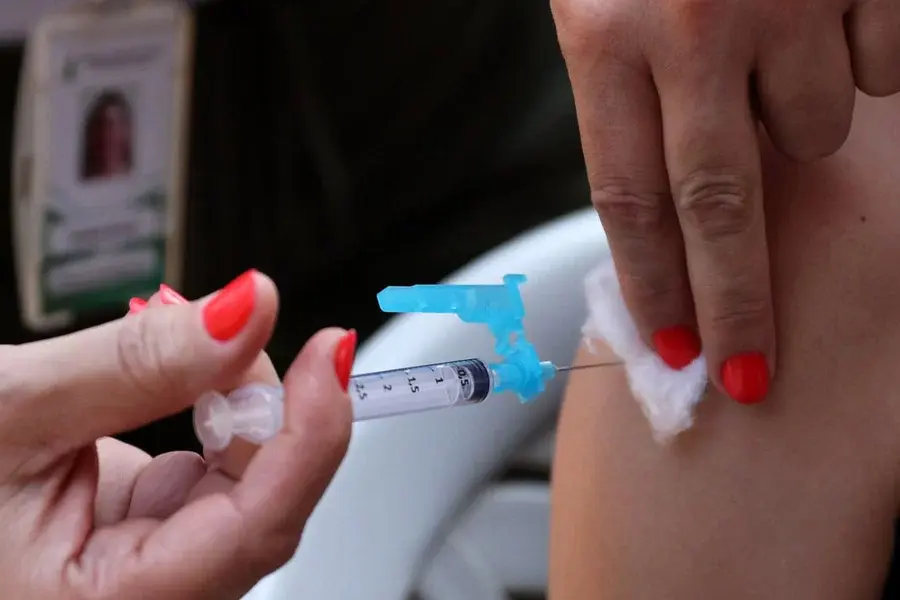 Vacinação contra HPV para jovens de 15 a 19 anos é prorrogada em Cubatão